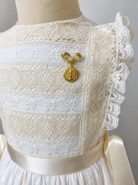24K Gold-Plated Pin with Bow, Pearl and Gold Medal