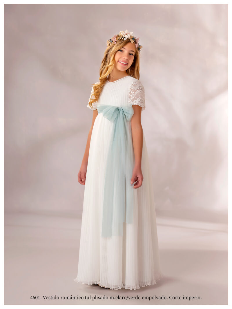 FIRST COMMUNION DRESS MODEL 4601: Romantic First Communion Dress