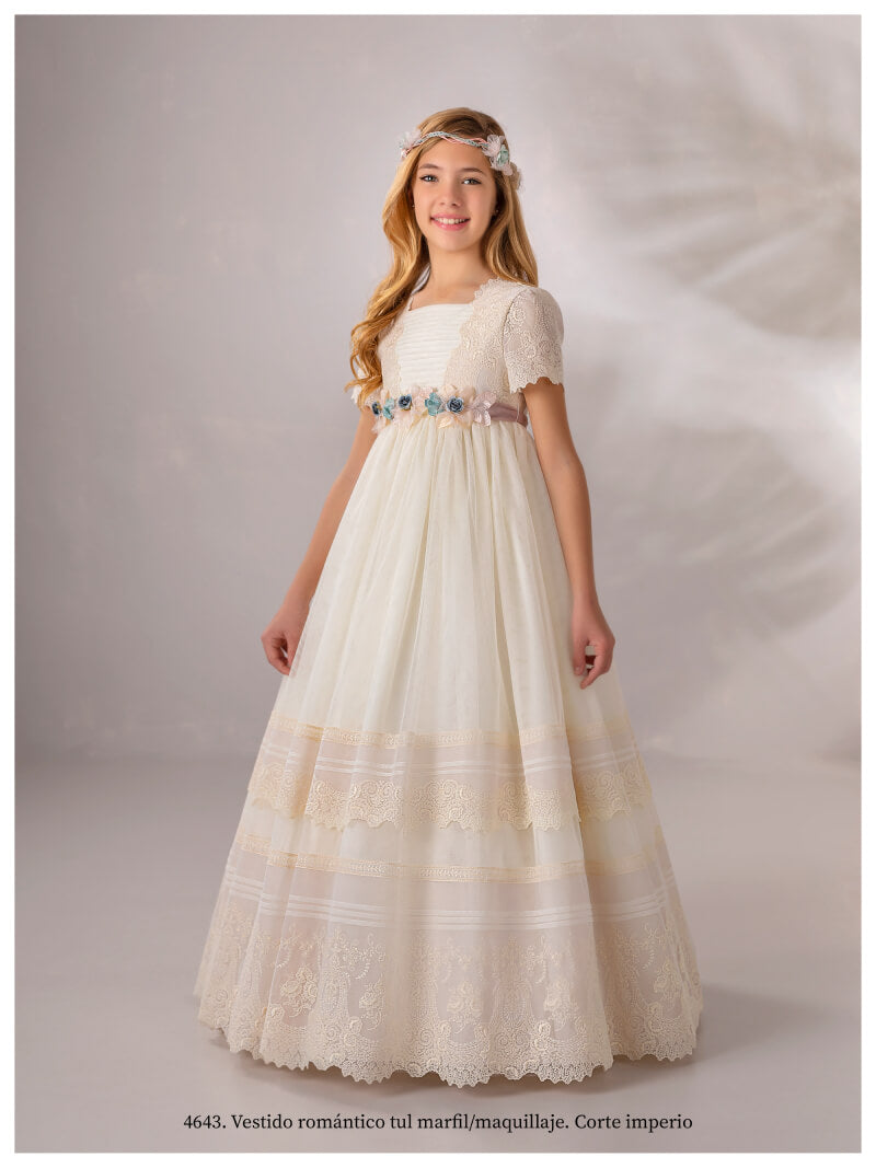 FIRST COMMUNION DRESS MODEL 4643: Romantic First Communion Dress