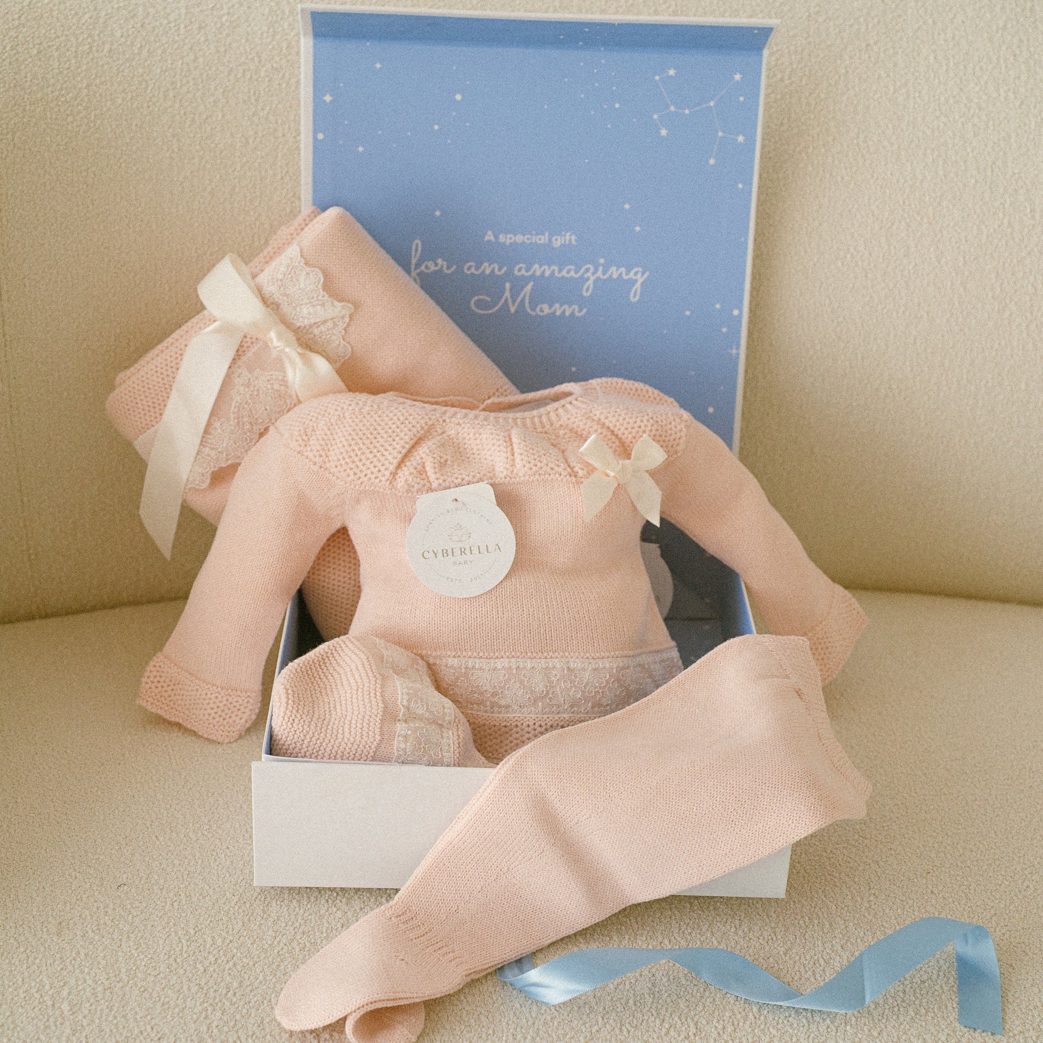 ILUMINAR GIFT BOX Four Pieces Set for Baby Girls (Copy)