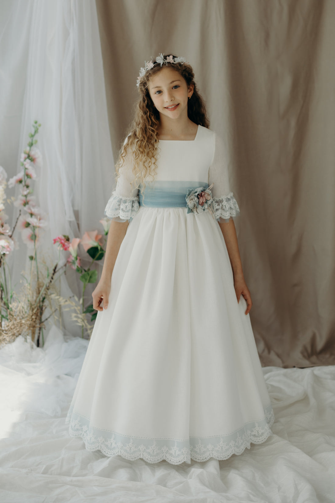 FIRST COMMUNION DRESS MODEL 5804: Romantic First Communion Dress